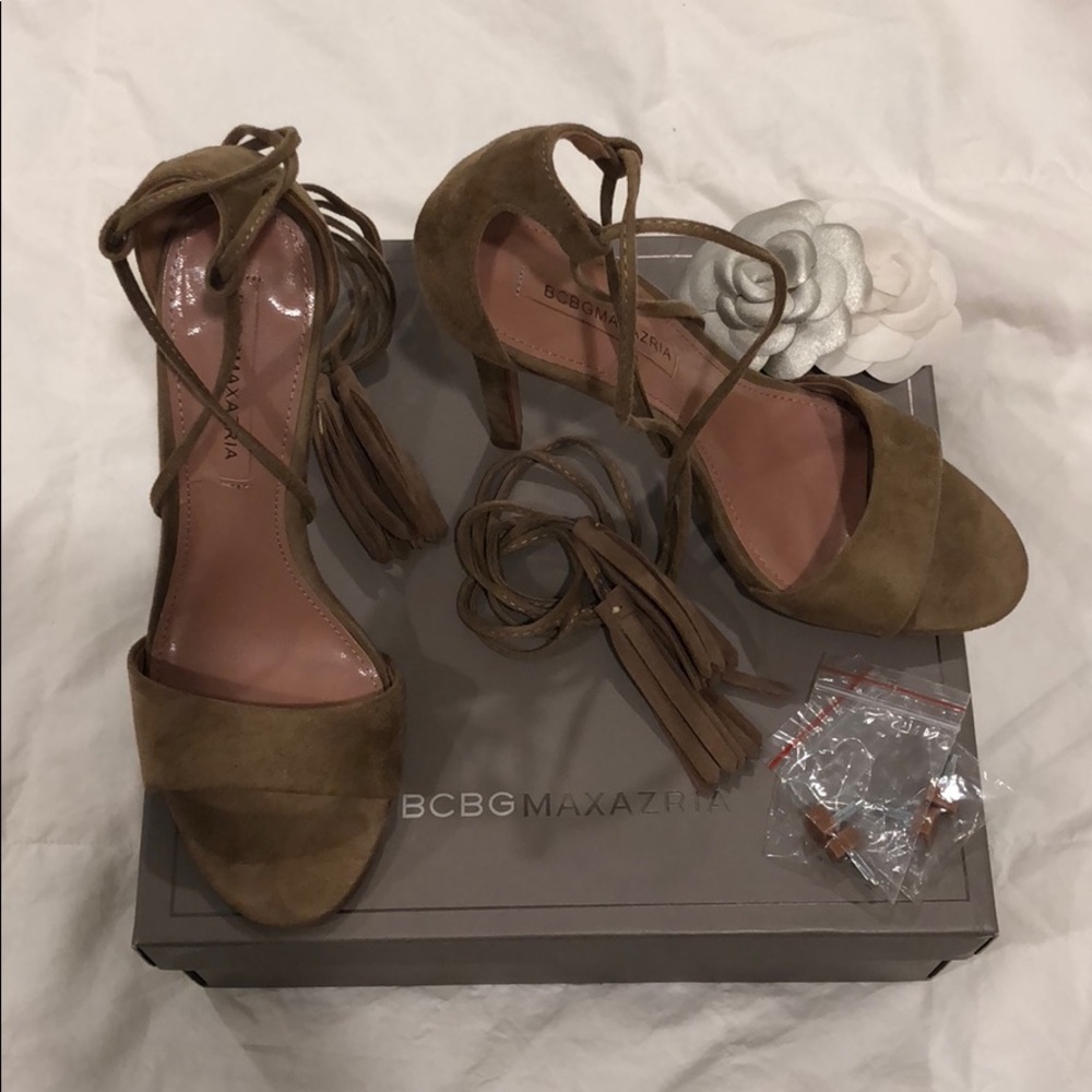 BRAND NEW BCBG heels